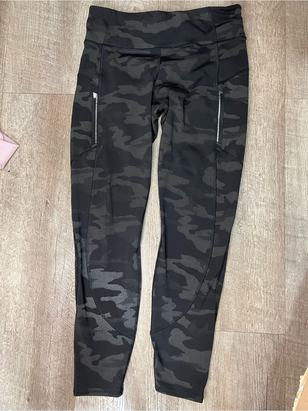 Athleta Rainier Reflective Tight Size M Camo Lux